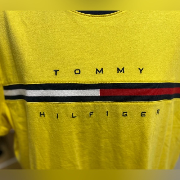 EUC Men’s Size Large Tommy Hilfiger Signature Logo Embroidered Tee Vivid Yellow - Picture 6 of 12